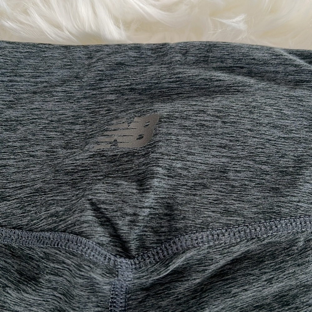 NWT New Balance Dry Fit Capri Leggings - Picture 5 of 6
